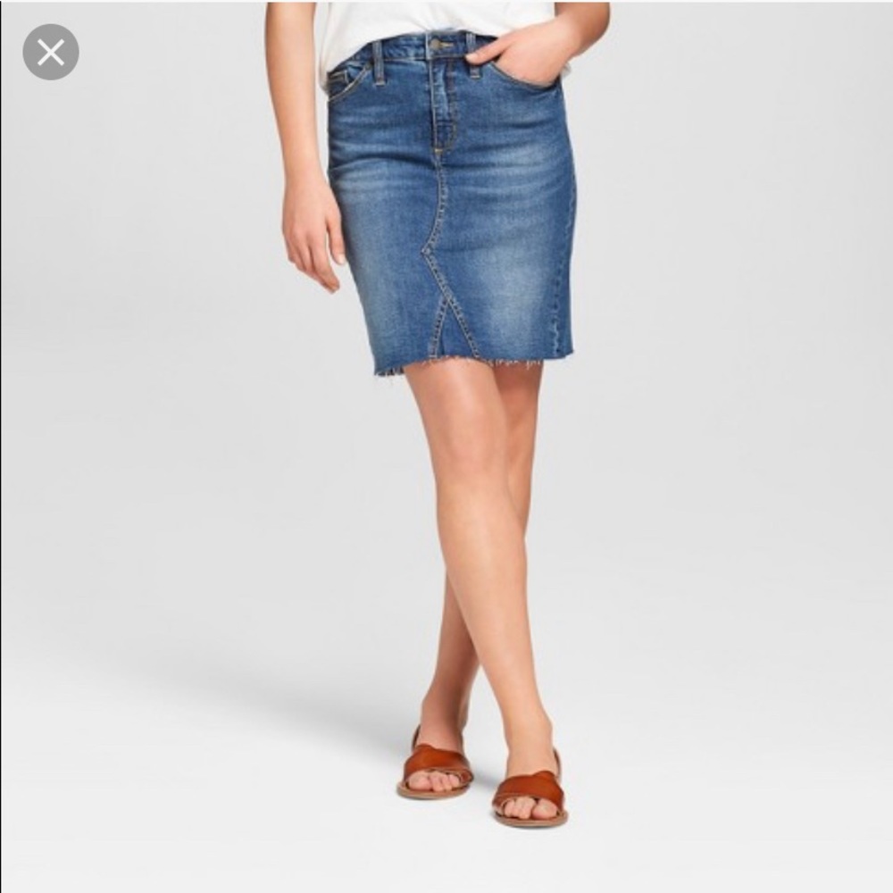 Universal Thread Raw Edge Blue Denim Skirt Size 6